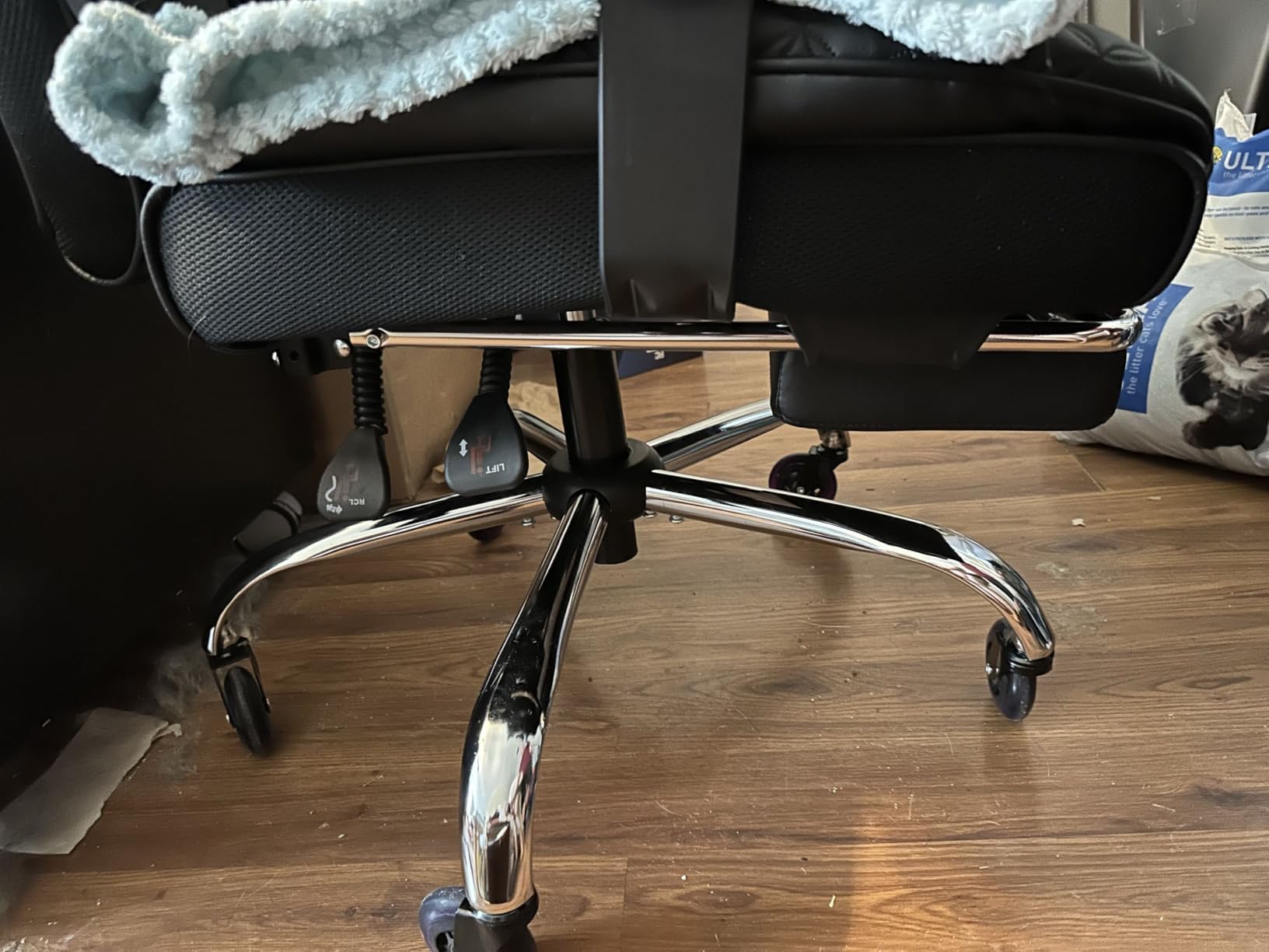 GTPLAYER Big and Tall Gaming Chair 400lbs Heavy Duty Office Chair with Footrest, High Back Pocket Spring Lumbar Support, Ergonomic Wide Comfy Seated Cushion for Lower Back Pain Relief, Carbon-Black customer photo 1